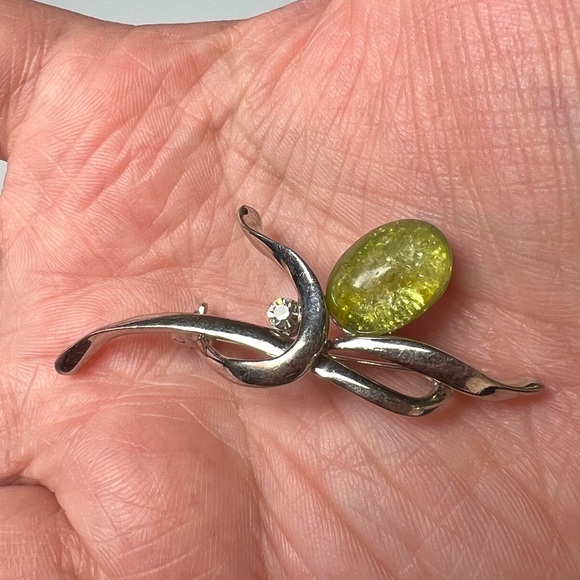 Silver Tone Brooch Pin with Diamond Simulant - Picture 2 of 3